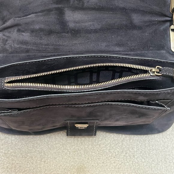 Roger Vivier Metro Shoulder Bag in brown suede - Picture 4 of 8